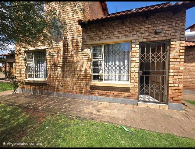 3 BEDROOM TOWNHOUSE FOR SALE IN DAWN PARK